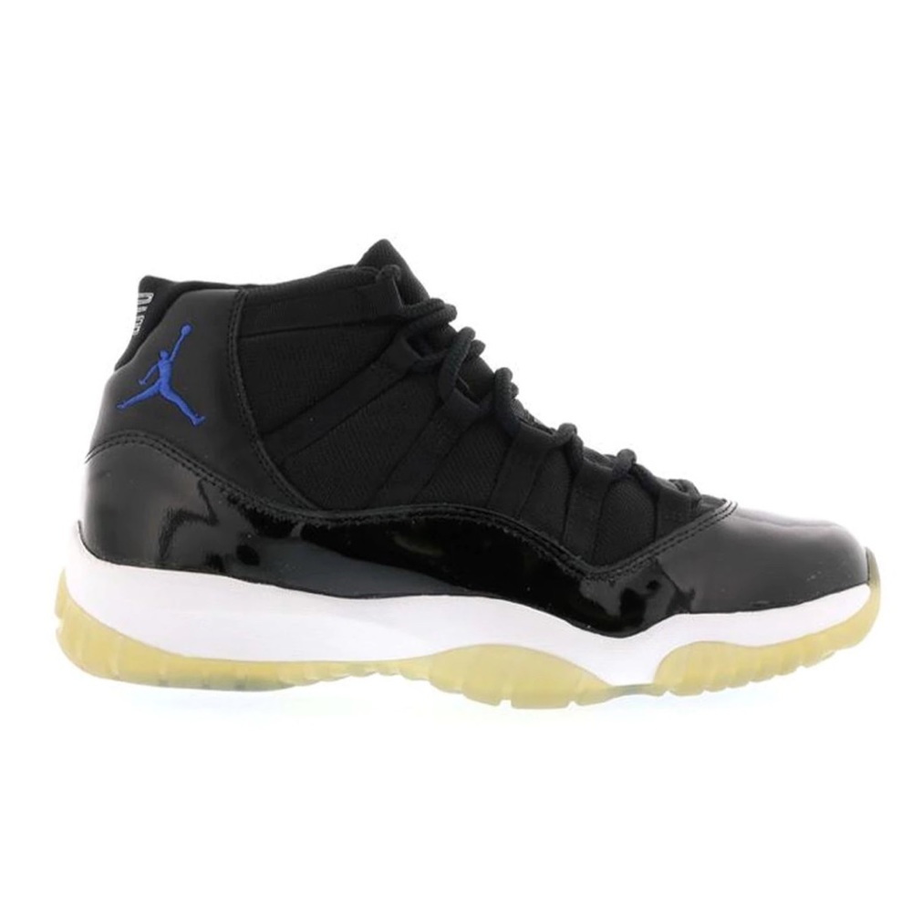 Jordan 11 Space Jam 00’ Sneakers